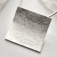 Moderner Anhnger Quadrat aus 925er Silber mit eismatter...