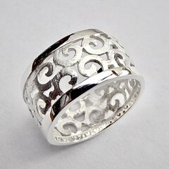 Aufflliger Ring aus gecrashtem 925er Silber mit kleinen...