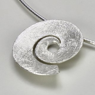 Anhnger Spirale aus eismatt gecrashtem 925er Silber - Kettenanhnger