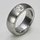 Ring aus mattiertem und poliertem Edelstahl mit hochwertig geschliffenem weißen Glasstein - 8 mm - Fingerring - Größe 60