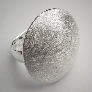 Zeitloser Ring gewölbte Scheibe aus gecrashtem 925er Silber - Fingerring - Sterlingsilber - Größe 54