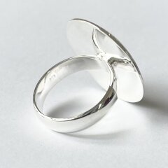 Zeitloser Ring "gewölbte Scheibe" aus gecrashtem 925er Silber - Fingerring - Sterlingsilber - Größe 62