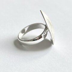 Zeitloser Ring "gewölbte Scheibe" aus gecrashtem 925er Silber - Fingerring - Sterlingsilber - Größe 62