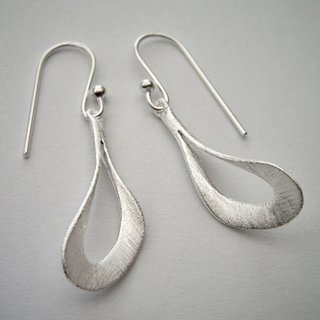 Edle Ohrhänger aus 925er Silber in Blattform - Ohrringe - Sterlingsilber