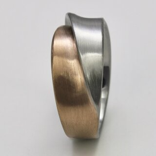 Bicolor Ring aus fein mattiertem Edelstahl, zur Hälfte rosévergoldet- Edelstahlring - Fingerring - Größe 63