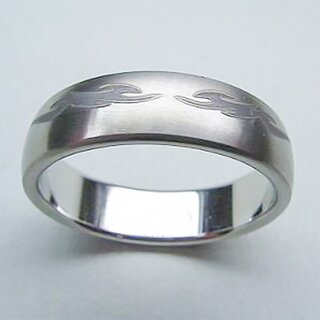 Ring aus Edelstahl mit gelasertem Tribal  - 7 mm - gravierter Fingerring - Gre 56