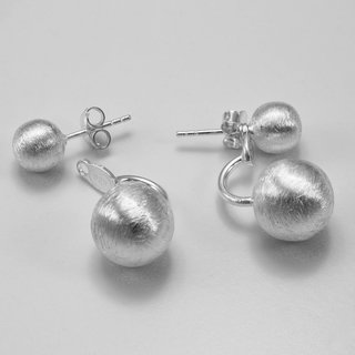 Geschickt veränderbarer Ohrstecker Ball aus mattglänzenden 925er Silber - Ohrringe