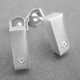 Elegante Ohrstecker aus mattiertem Edelstahl mit Zirkonia - Ohrringe