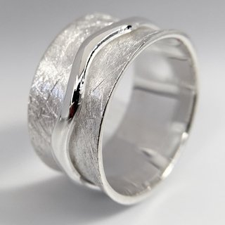 Mit Liebe zum Detail gefertigter Ring aus 925er Sterlingsilber bis Sondergre 68 - Gre 62