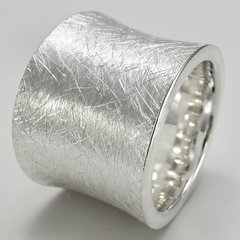Silberring Ring mit Schwung aus 925er Sterlingsilber.