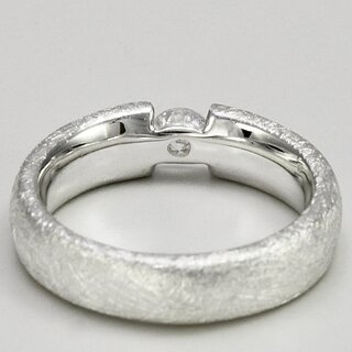 Bombierter Ring aus eismattiertem 925er Silber mit Zirkonia- 5 mm - Spannringeffekt - Sterlingsilber - Größe 50