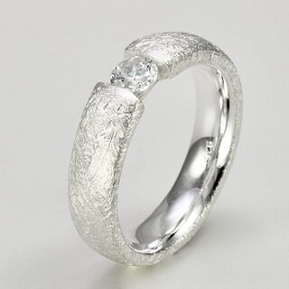 Bombierter Ring aus eismattiertem 925er Silber mit Zirkonia- 5 mm - Spannringeffekt - Sterlingsilber - Gre 60