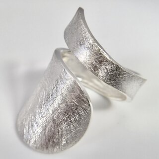 Eleganter offener Ring aus eismattiertem 925er Silber - asymmetrisch - Sterlingsilber - Größe 52