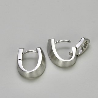 Elegante Creolen aus mattiertem 925er Silber - Geschwungene Form - Ohrringe - Sterlingsilber