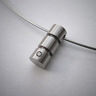 Moderner Anhnger aus mattiertem Edelstahl mit Zirkonia - Schmuck, Zirkon, Wei
