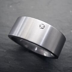 Eleganter Ring aus fein mattiertem Edelstahl mit weiem...