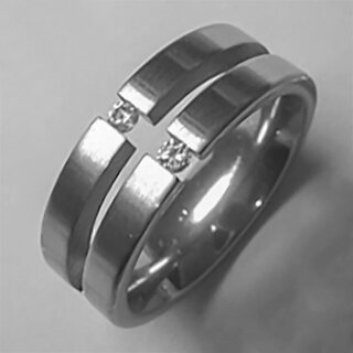 Extravaganter Spannring  aus Edelstahl mit 2 Zirkonia und geteilter Ringschiene - 7 mm - Fingerring