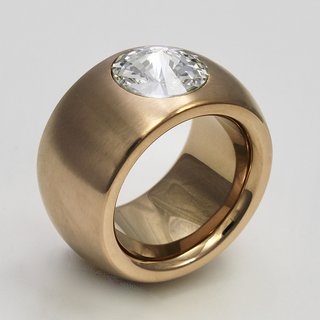 Breiter Ring aus rosévergoldetem Edelstahl - hochwertiger geschliffener weißer Glasstein - 14 mm