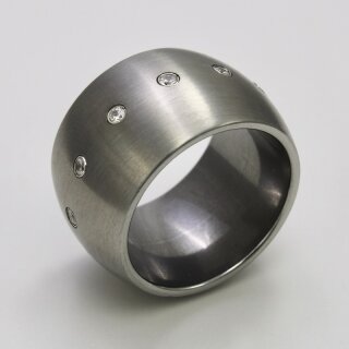 Auffälliger Ring aus edel mattiertem Edelstahl mit zwölf weißen Zirkonia - 15 mm - Edelstahlring - Größe 56