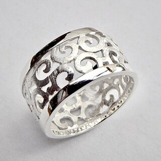 Aufflliger Ring aus gecrashtem 925er Silber mit kleinen Spiralen - Bandring aus Sterlingsilber - Gre 56
