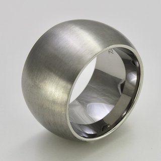 Aufflliger breiter Ring aus mattiertem Edelstahl - 15mm - Edelstahlring - Gre 58