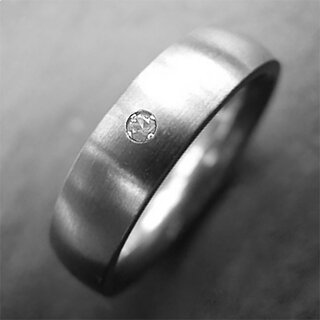 Eleganter Ring aus mattiertem Edelstahl mit weiem Zirkonia - 5 mm - Fingerring - Gre 50